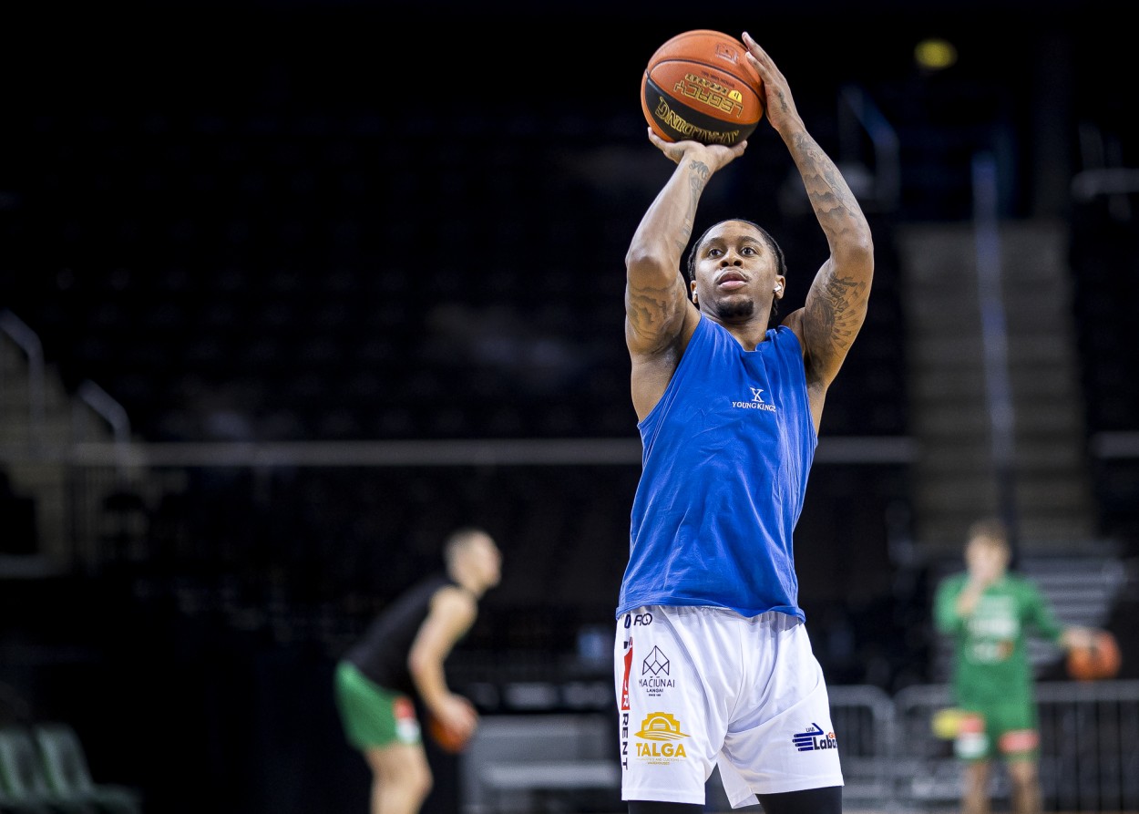 Mike Lewis II: „Jonavoje jaučiuosi gerai ir mėgaujuosi aukšto lygio krepšiniu”