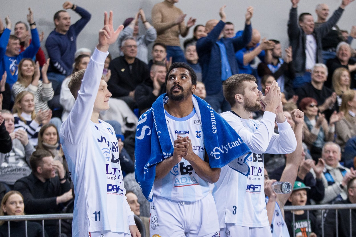 Sausakimšoje Jonavos sporto arenoje „CBet” pripažino kauniečių pranašumą