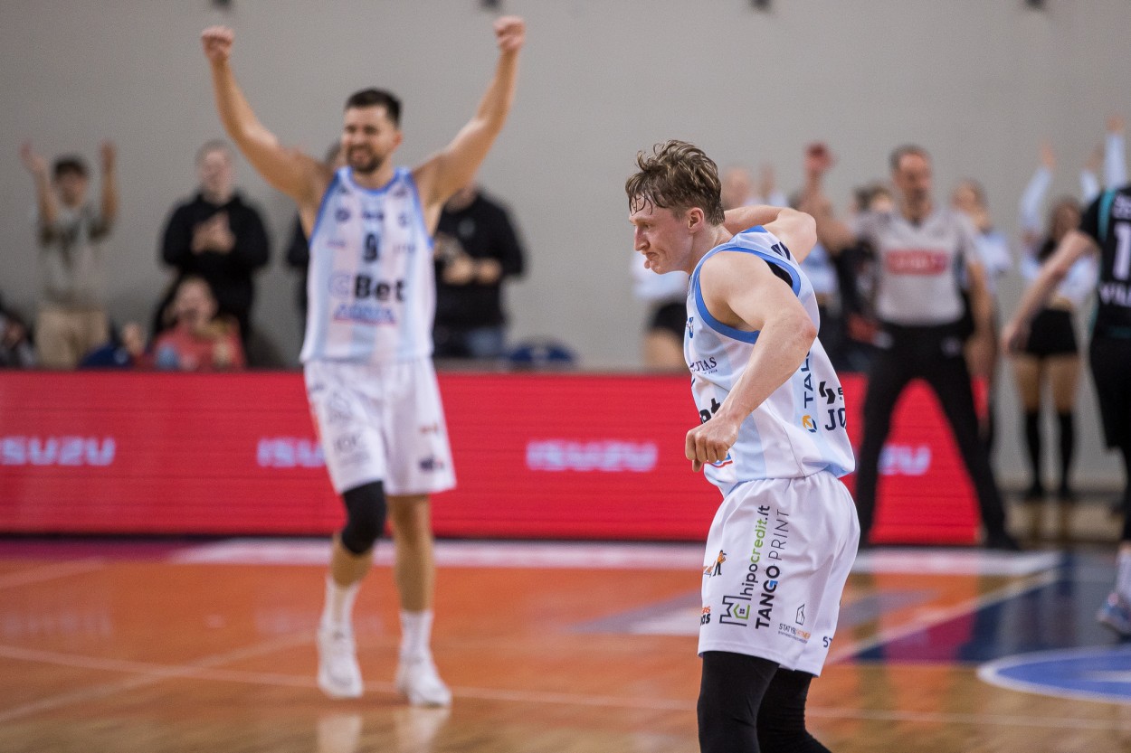 Jonavos „CBet" išvykoje sutriuškino Mažeikių „M Basket-Delamode"!