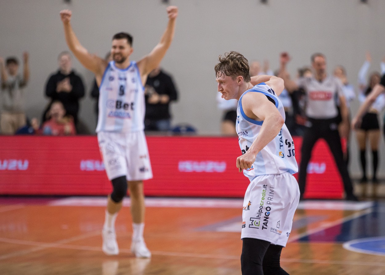 Jonavos „CBet" išvykoje sutriuškino Mažeikių „M Basket-Delamode"!