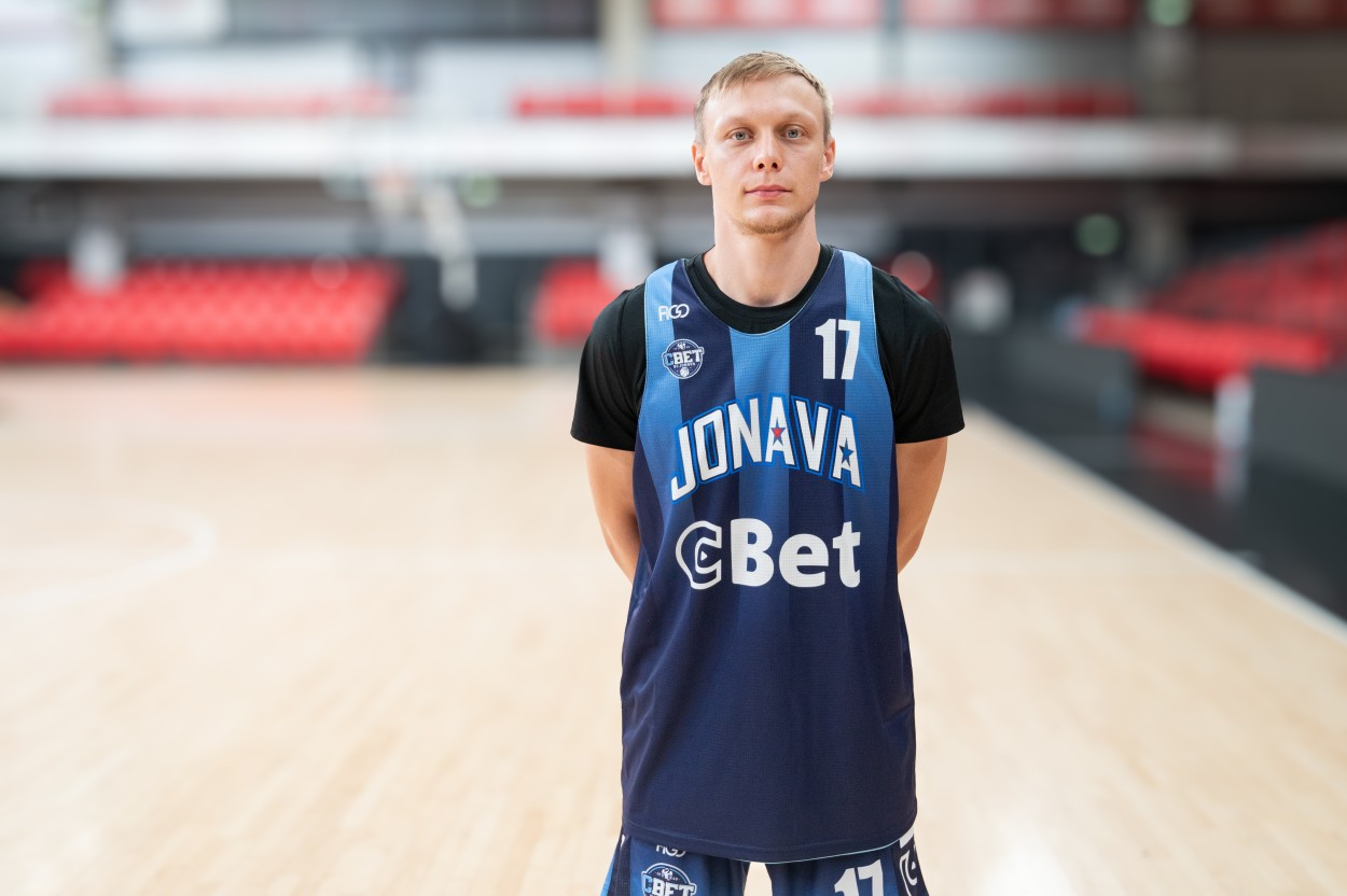 „CBet“ pasirašė sutartį su ukrainiečiu V. Zotovu