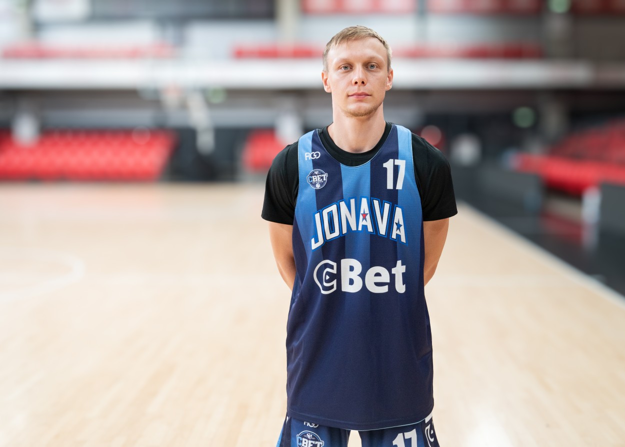 „CBet“ pasirašė sutartį su ukrainiečiu V. Zotovu