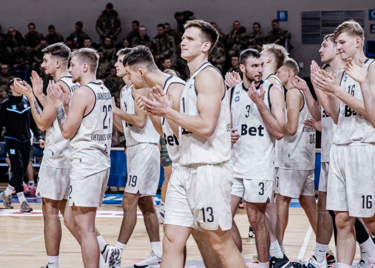 Lietuvos kariuomenės dienos šventę vainikavo pratęsimo pareikalavęs krepšinio mūšis