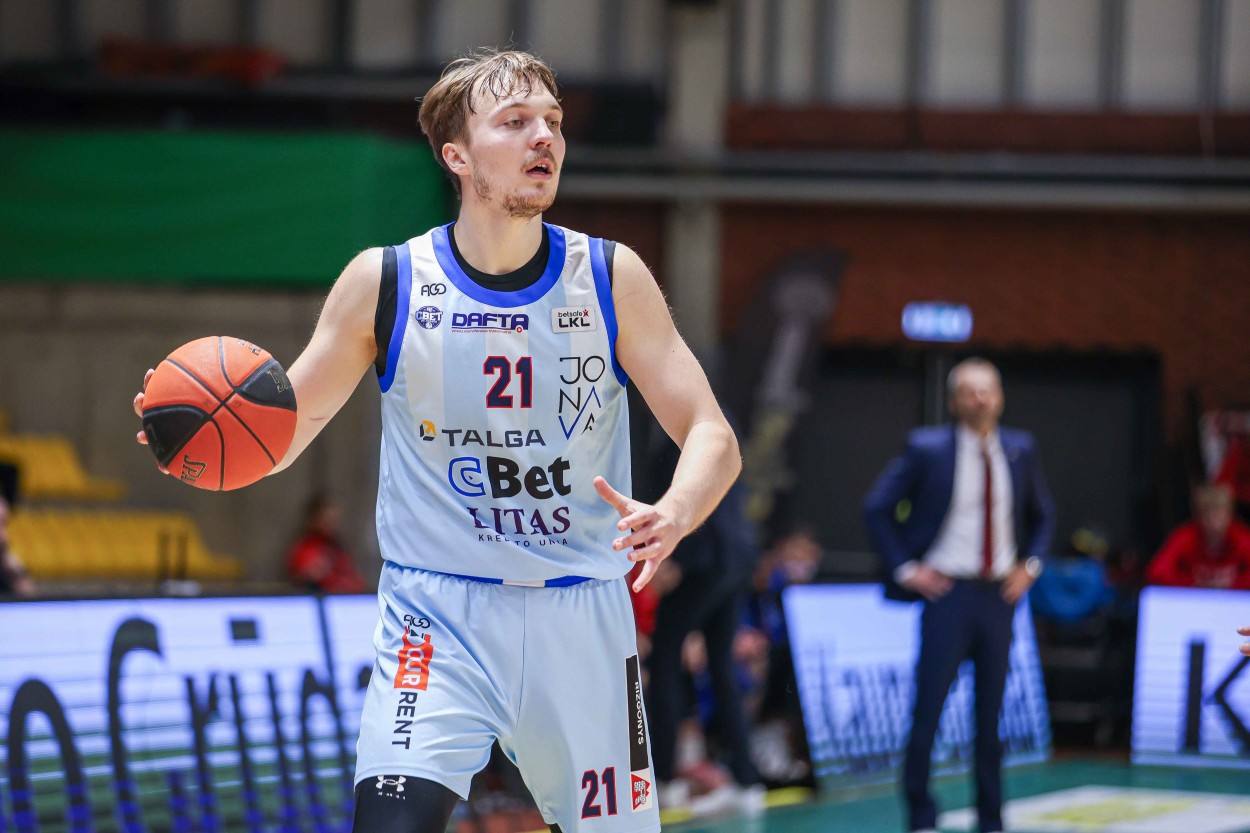 KMT pirmasis etapas baigtas pralaimėjimu Mažeikių krepšininkams