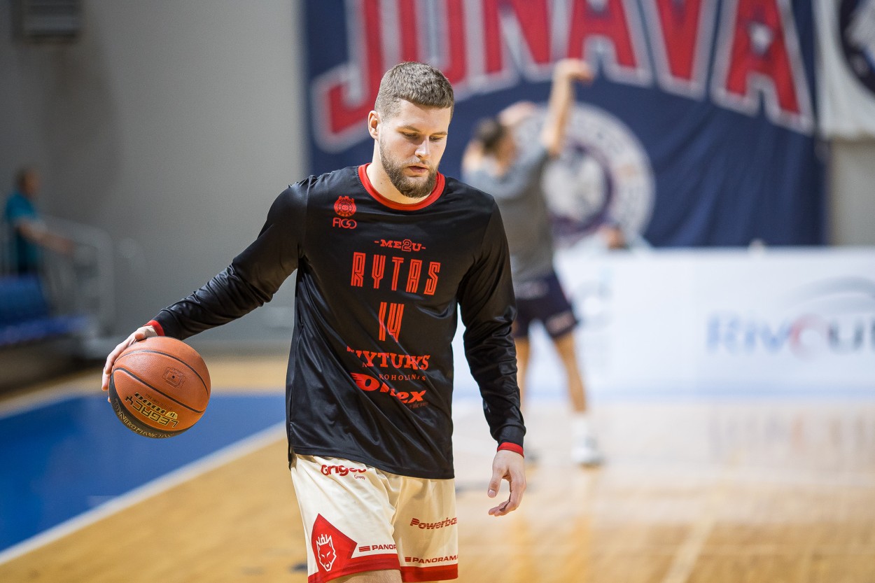Oskaras Pleikys iki sezono pabaigos rungtyniaus Jonavoje