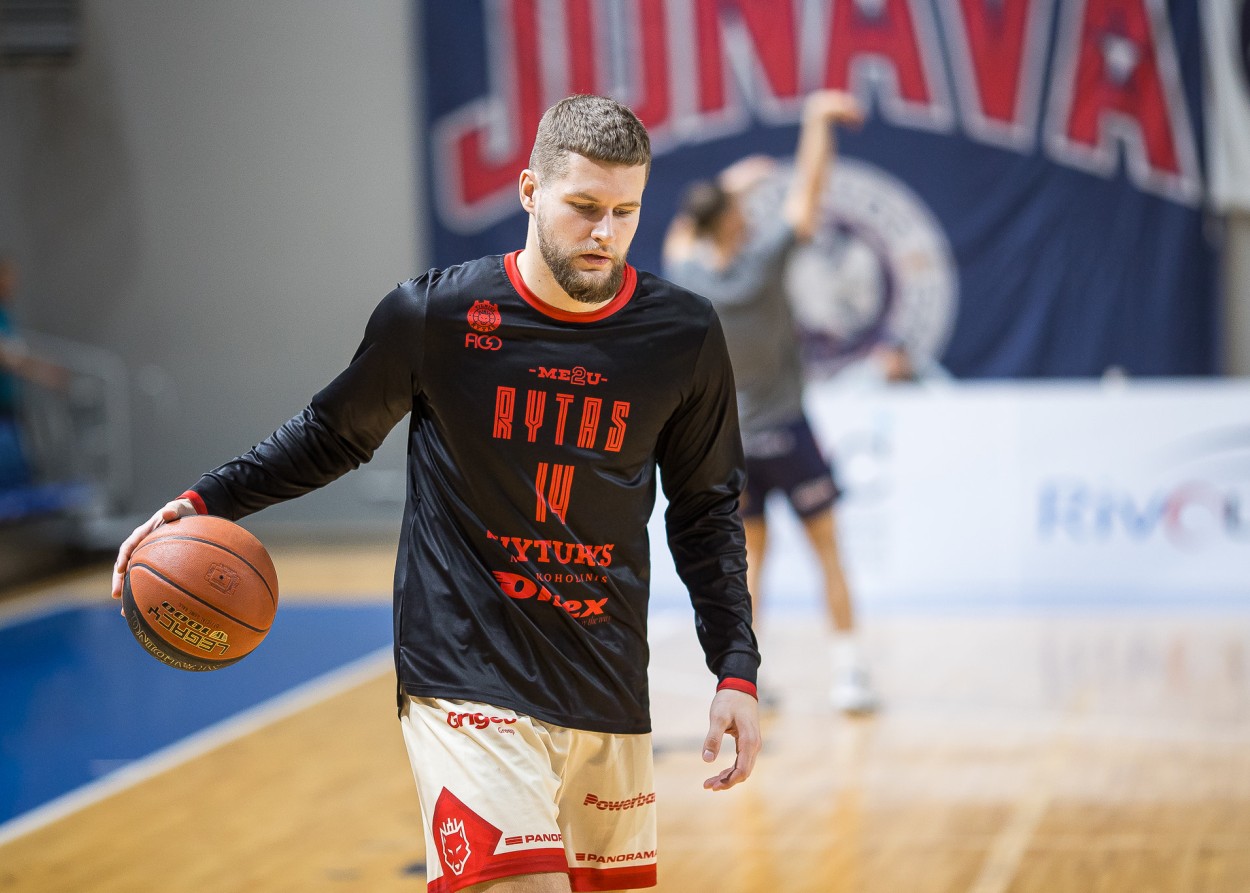 Oskaras Pleikys iki sezono pabaigos rungtyniaus Jonavoje