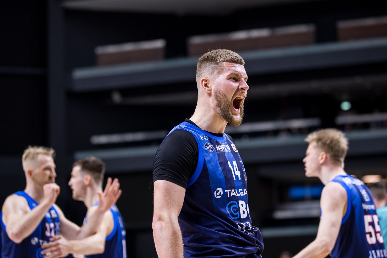 Jonaviečiai sostinėje pergalingai pradėjo ketvirtfinalio seriją