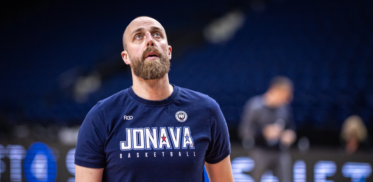 Artūras Milaknis: „Žalgiris puikiai treniruojama komanda, kuri turi prabangą vietiniame čempionate”