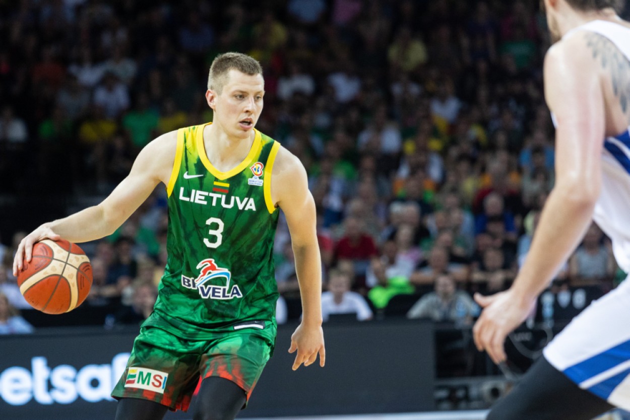 Donatas Sabeckis naujajame sezone vilkės „Jonava Hipocredit“ marškinėlius